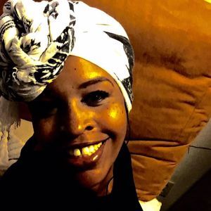 Meet your Posher, Crystal